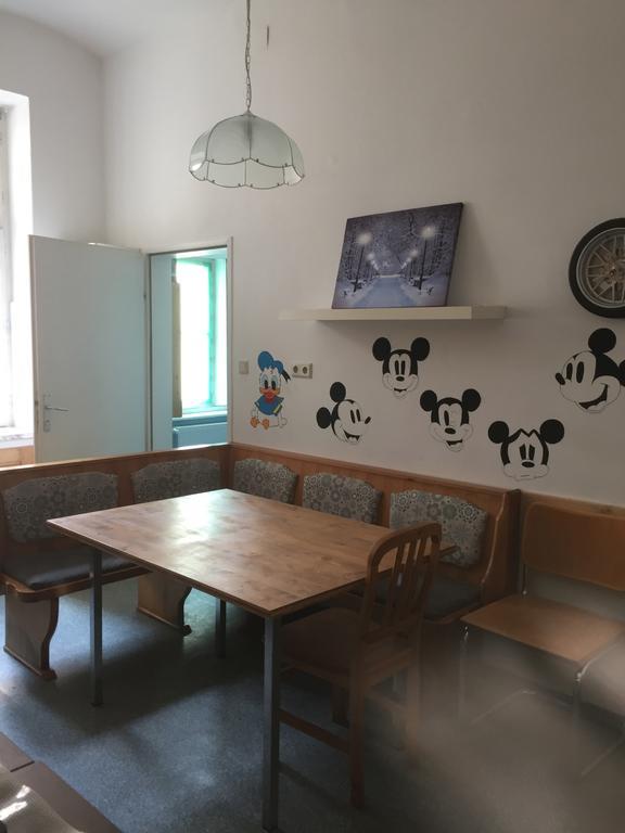 Chichilli Hostel เวียนนา ภายนอก รูปภาพ