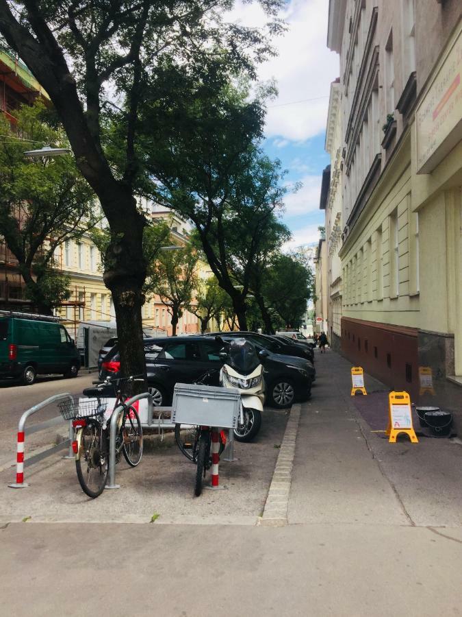 Chichilli Hostel เวียนนา ภายนอก รูปภาพ
