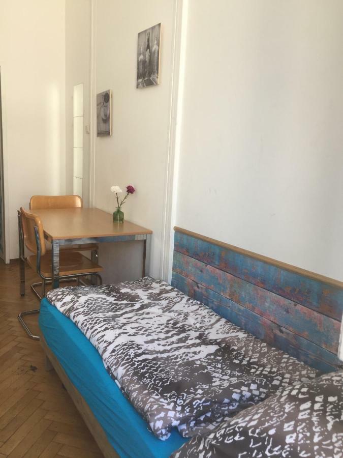 Chichilli Hostel เวียนนา ภายนอก รูปภาพ